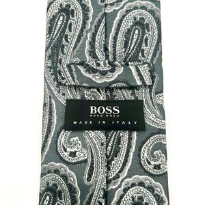HUGO BOSS Men's 100% Silk Necktie Made In Italy Designer PAISLEY Gray